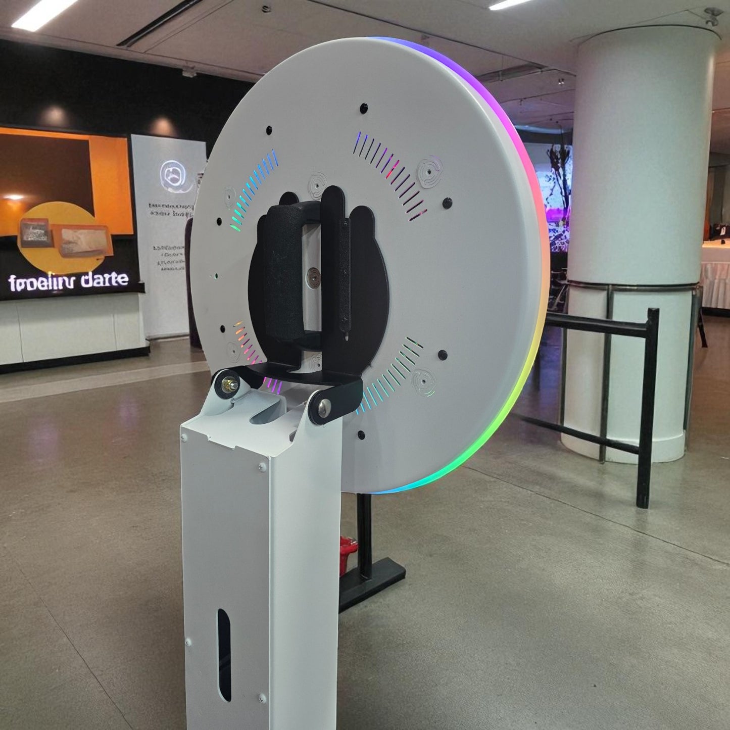 Roamer Stand by Photobooth City